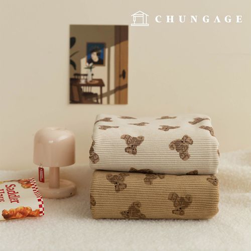 燈芯絨布料，採用強力8W燈芯絨布料，並印有小熊圖案。共有兩種款式的舒適小熊。