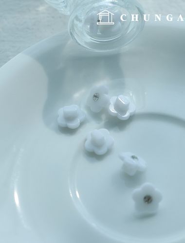 塑膠花方形白色紐扣服裝製作