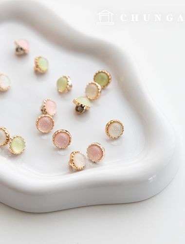 極光閃閃金扣衣服製作