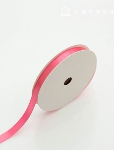 20卷10毫米寬的絲絨膠帶，用於製作工藝品。