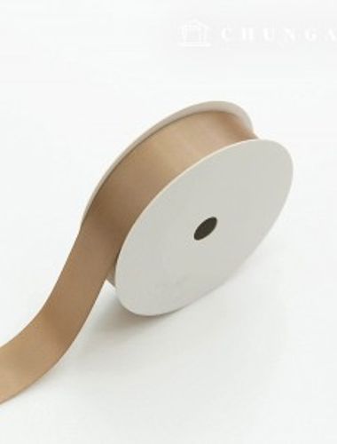 20卷25毫米寬的絨面膠帶，用於製作工藝絨面。