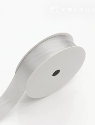 20卷25毫米寬的絲絨膠帶，用於製作工藝品。