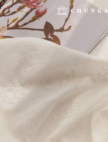 鹿白色棉質花卉圖案花朵 鹿白色棉質花卉圖案刺繡布料